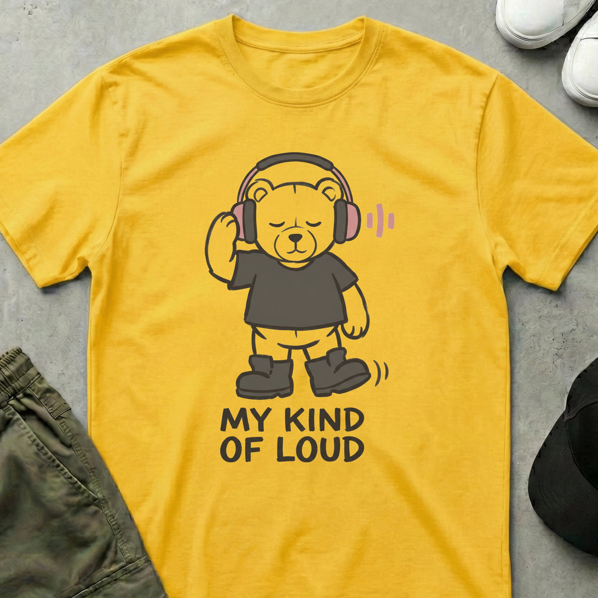 Loud Bear T-Shirt Daisy